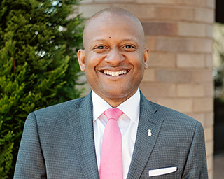 Headshot of Southern First banker, Ken Cummings.